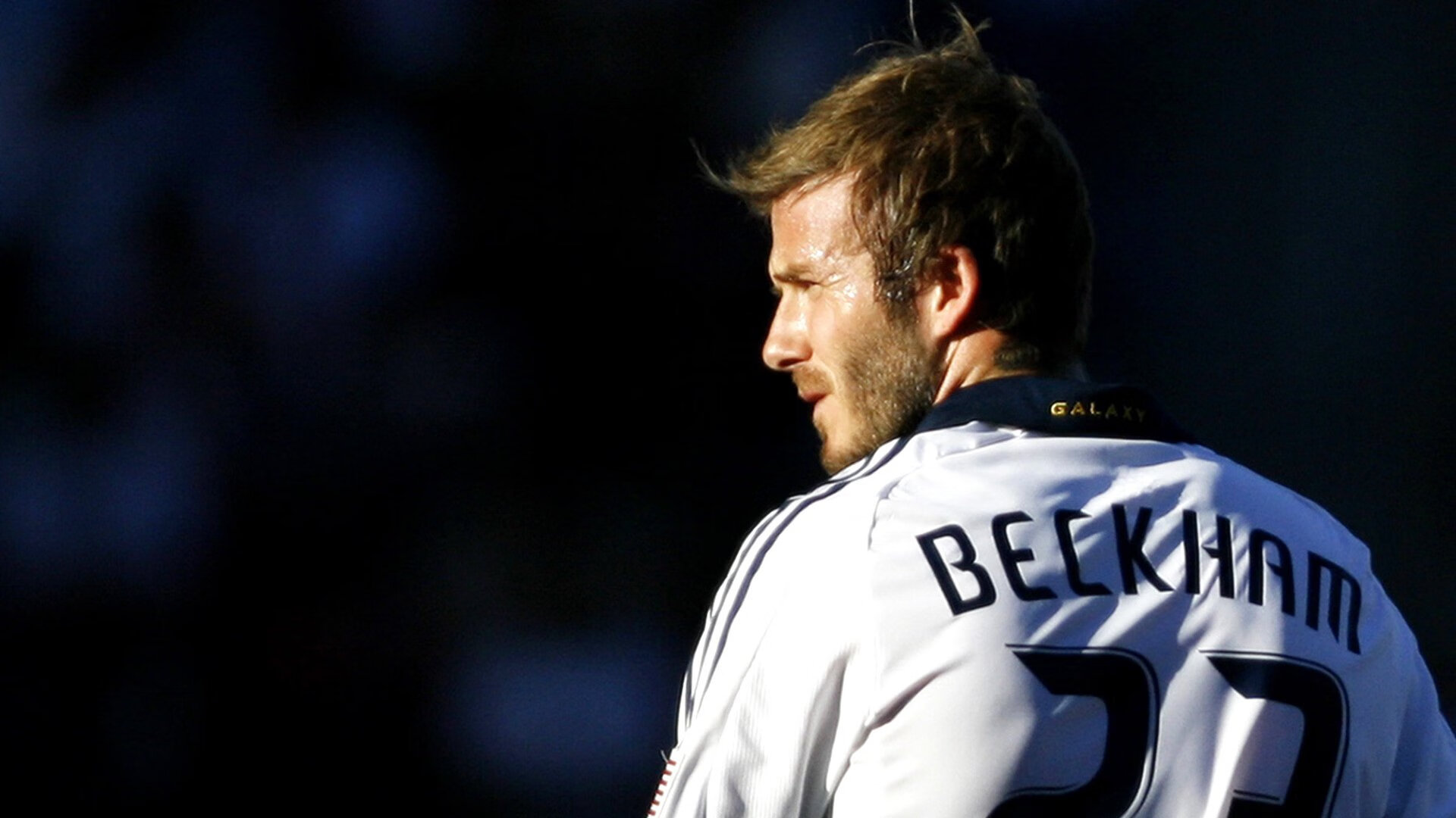 田径赛事吸引大量观众关注